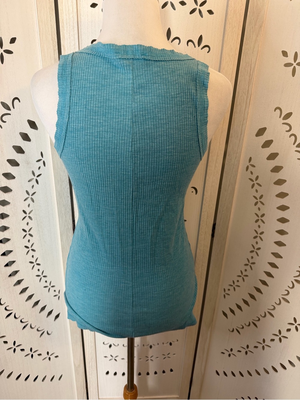 Sleeveless Ribbed Henley Tank Top - Turquoise - Picture 6 of 10